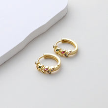 Cargar imagen en el visor de la galería, Aro de oreja con hoja arcoíris de circonita cúbica, aro huggie chapado en oro, cierre de palanca, accesorios para pendientes DIY, materiales para pendientes hechos a mano D0532-D0543