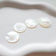 Cargar imagen en el visor de la galería, 10 colgantes de concha redondos, dijes de concha, accesorios para aretes y bisutería RY036