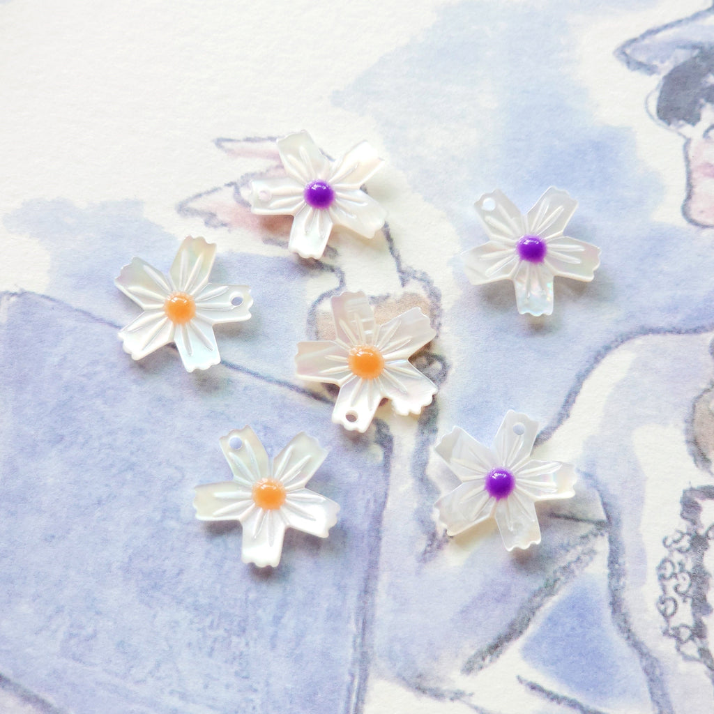 Flowers White Mother-of-Pearl, MOP Shell Pendant, Engraved White Nacre, Shell Charm, Mother of Pearl Jewelry Making Findings RY018