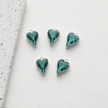 Cargar imagen en el visor de la galería, Dijes de corazón de cristal, 13 colores a elegir, colgante de corazón chapado en oro y plata de 18 quilates, accesorios de joyería GZ426