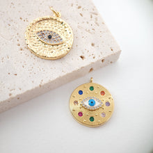 Cargar imagen en el visor de la galería, Dijes redondos martillados de ojo malvado, colgante de pavé cúbico transparente, dijes de ojo malvado chapados en oro de 18 quilates, dijes para collar, accesorios de joyería S733