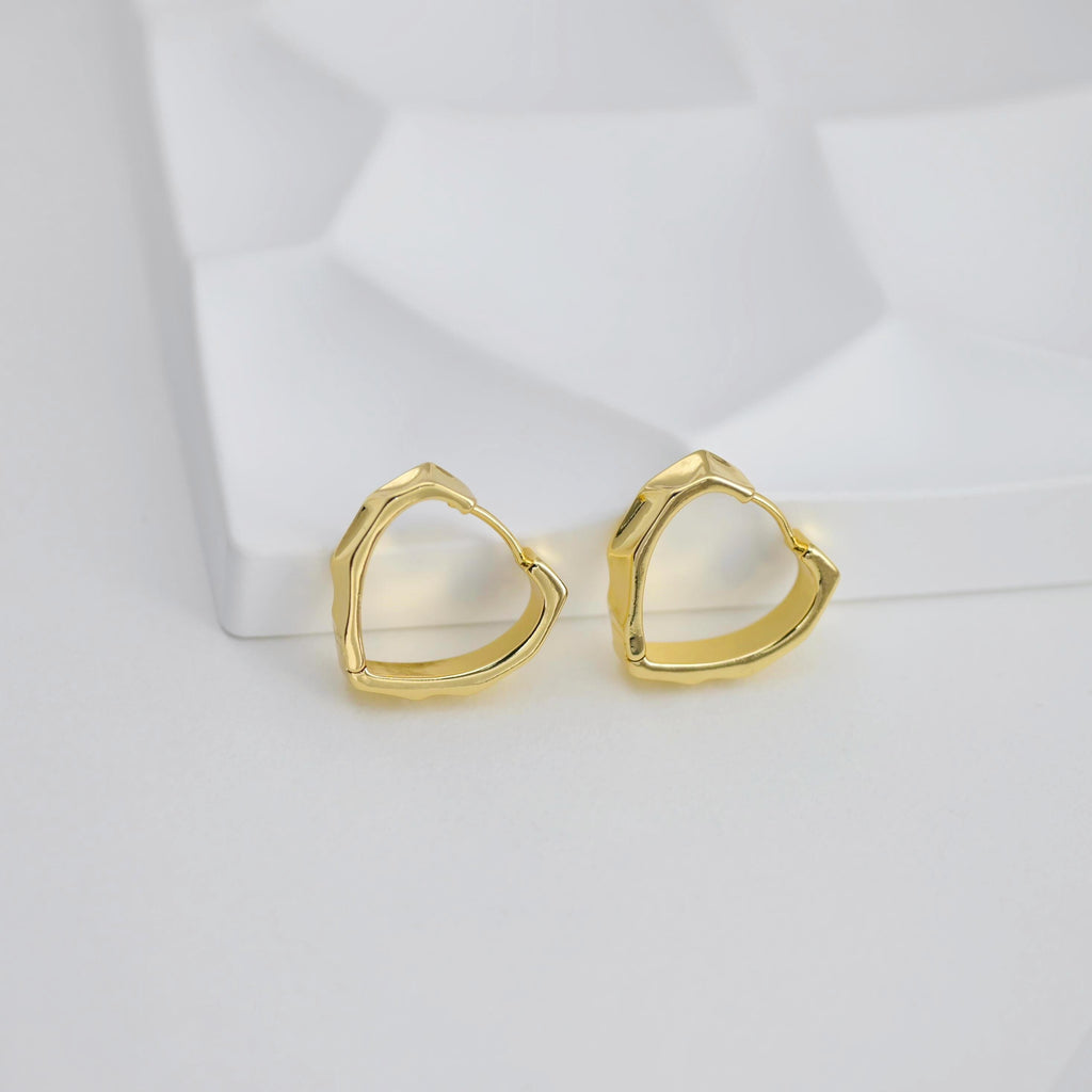 Heart Shape Ear Hoops, Gold Hoops, 21.7mm, 18K Gold Plated Leverback Earrings, Huggie Hoops Earring D0566
