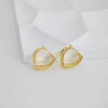 Load image into Gallery viewer, Heart Shape Ear Hoops, Gold Hoops, 21.7mm, 18K Gold Plated Leverback Earrings, Huggie Hoops Earring D0566