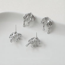 Load image into Gallery viewer, Hammered Bow Tie Earring Post, 14K Gold/Silver, S925 Silver Pin Nickel Free Earrings, Bow Tie Ear Stud with Loop GE008