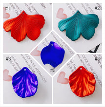 Load image into Gallery viewer, 10pcs Cute Petals Flower Pendant, Resin Pendant for Jewelry Making, DIY Beads Finding MY108