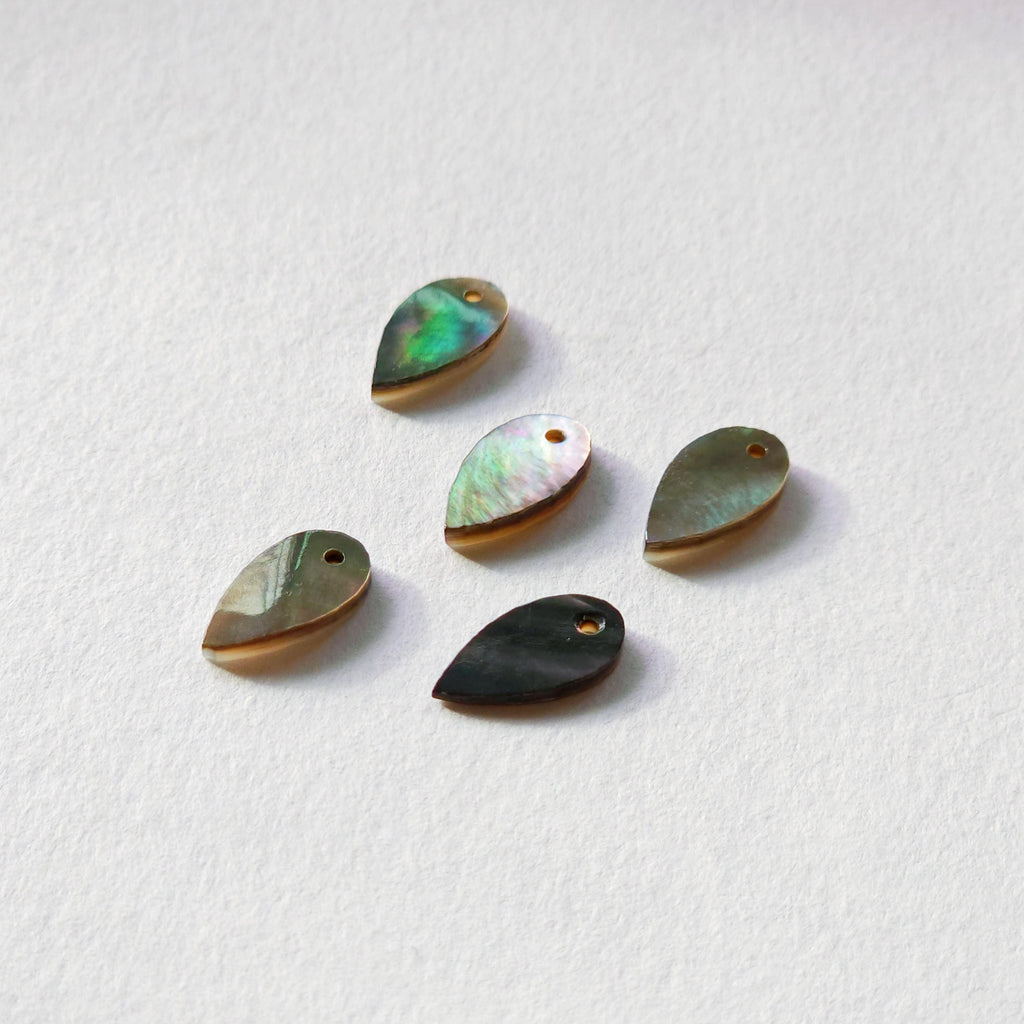 Drop Black Mother-of-Pearl, MOP Shell Pendant, Engraved Black Nacre, Shell Charm, Shell Jewelry Making Findings RY048