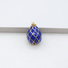 Cargar imagen en el visor de la galería, Colgante de huevo jumbo esmaltado 3D, huevo rayado, chapado en oro de 18 quilates, para pulseras, collares y accesorios de joyería S20446