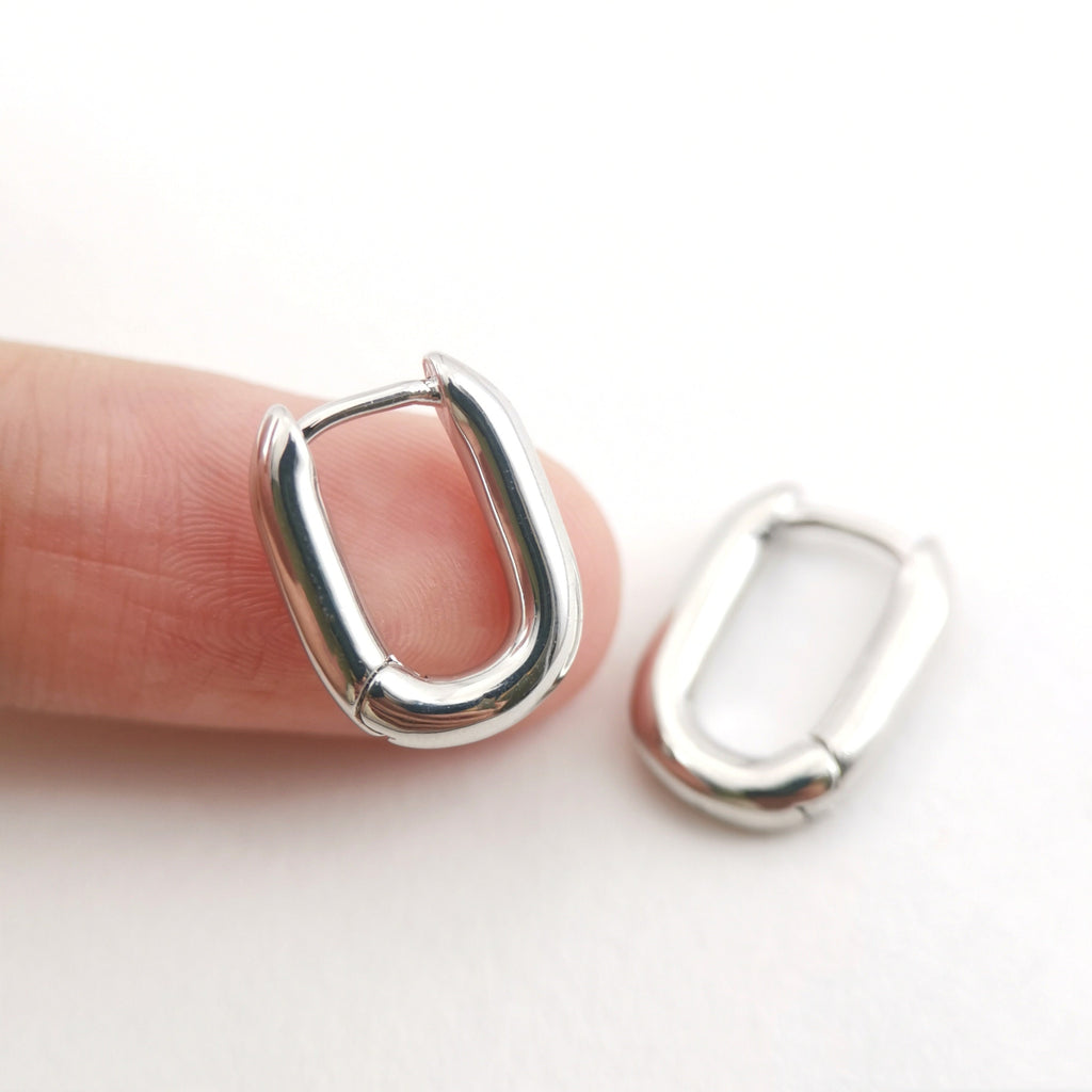 Gold U Shape Hoop Earring, 15.7*12mm, 18K Gold Plated Leverback Earrings, Huggie Hoops Earring D0122