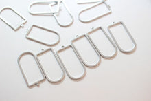 Cargar imagen en el visor de la galería, 10 colgantes calados con forma de arco, chapados en oro de 14 quilates, plata y oro mate, para collares y bisutería ZZ089