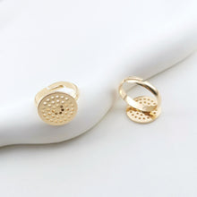 Cargar imagen en el visor de la galería, Anillo ajustable en blanco, copa con múltiples orificios, anillo sin terminar, engaste de cabujón redondo, oro de 14 quilates, base de anillo de plata, anillo minimalista ZX168