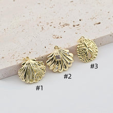 Load image into Gallery viewer, Gold Seashell Charm, Marine Life Pendant, 20mm, 18k Gold Plated Brass, Bracelet Making, Jewelry Findings S1270