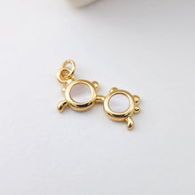 Cargar imagen en el visor de la galería, Colgante de concha de gafas de sol, oro de 18 quilates, dije de nácar, dije de gafas, blanco/negro, accesorio para hacer collares y aretes S1121