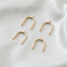 تحميل الصورة إلى عارض المعرض، وصلة ذهبية مقوسة على شكل حرف U مع حلقات، نتائج صنع أقراط مطلية بالذهب عيار 14 قيراطًا، نتائج مجوهرات 13 × 17 مم JH009