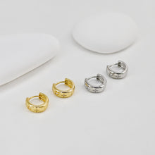 Cargar imagen en el visor de la galería, Aros de circonita cúbica con forma de estrella, redondos, de 14 mm, chapados en oro de 18 quilates, con cierre de palanca, D0526