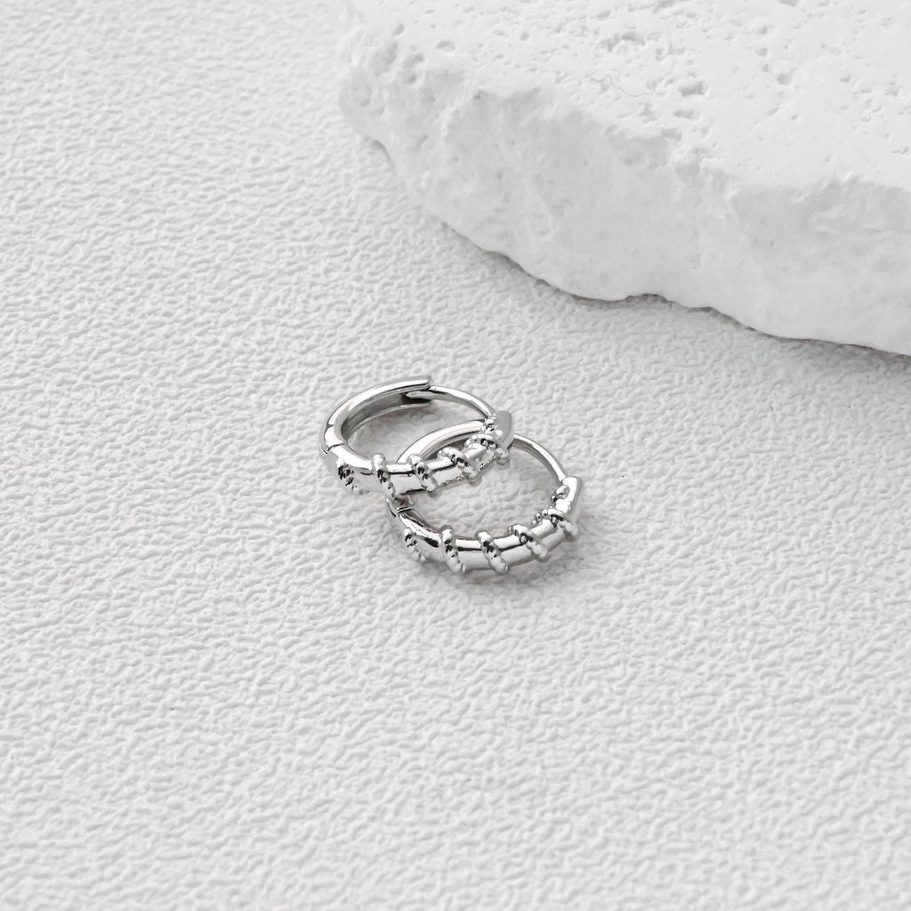 Twisted Ear Hoops, Round Hoops, 14mm, 18K Gold Plated Leverback Earrings, Huggie Hoops Earring D0513