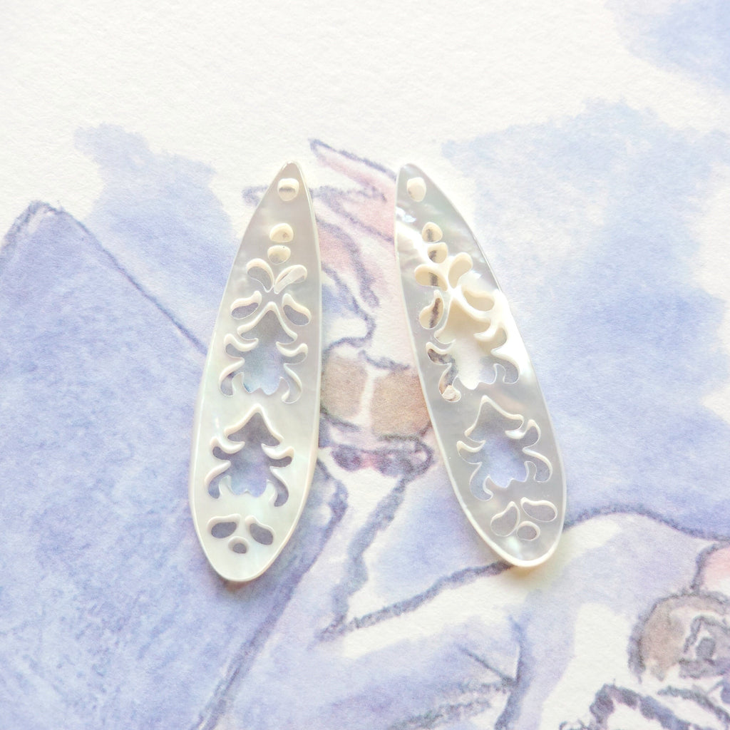 Elongated Oval White Mother-of-Pearl, MOP Shell Pendant, White Caved Nacre, Shell Charm, Mother of Pearl Jewelry Making Findings RY016