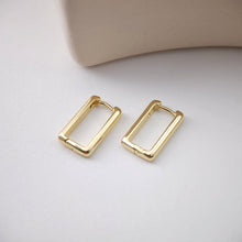 Load image into Gallery viewer, Gold Rectangular Hoop Earring, 16.3*10mm, 18K Gold Plated Leverback Earrings, Huggie Hoops Earring D0128