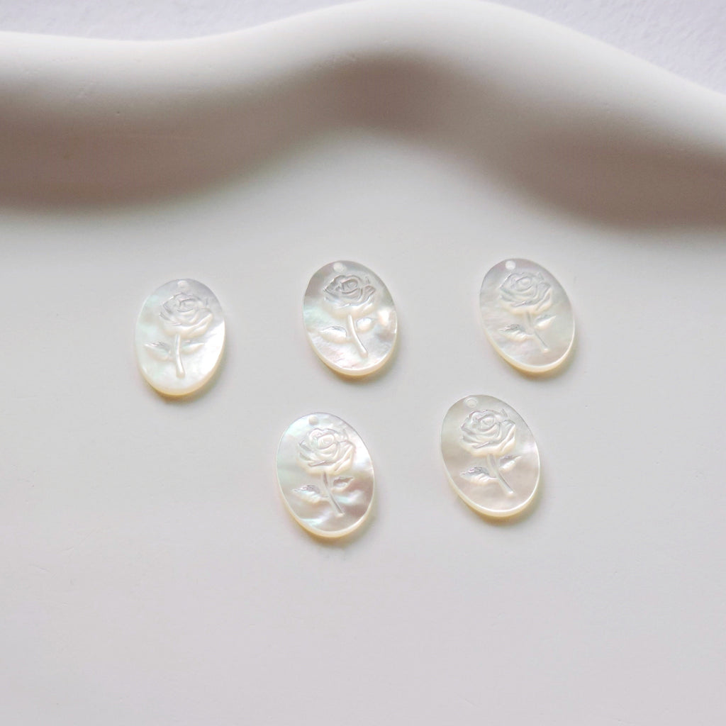 Oval-shaped Rose Mother-of-Pearl, MOP Shell Pendant, Engraved White Nacre, Shell Charm, Mother of Pearl Jewelry Making Findings RY031