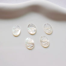 Load image into Gallery viewer, Oval-shaped Rose Mother-of-Pearl, MOP Shell Pendant, Engraved White Nacre, Shell Charm, Mother of Pearl Jewelry Making Findings RY031