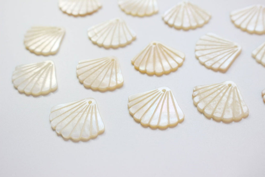 10pcs Leaf Shape Shell Pendant, Shell Pendant, Shell Charm, Earring Making Findings, Jewelry Making Findings ZZ100