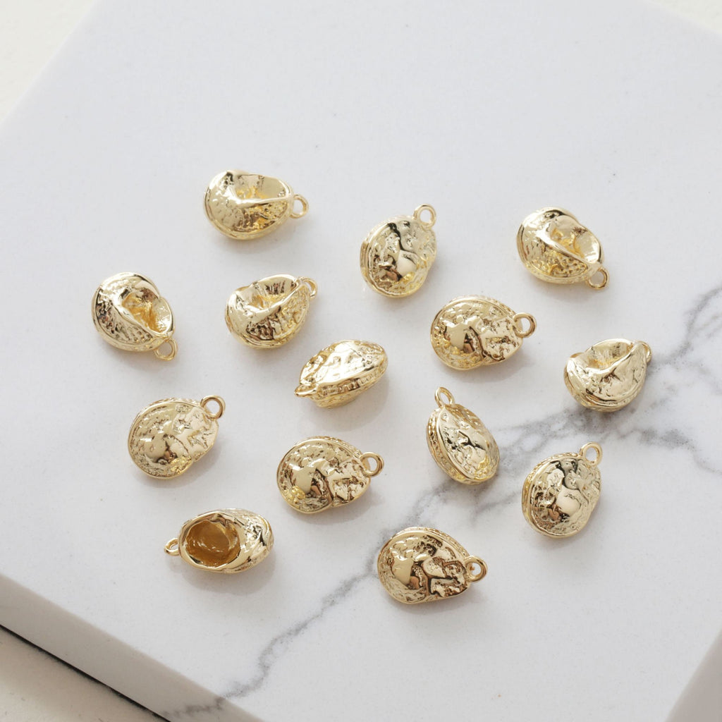 10 dijes de concha marina, pequeño colgante chapado en oro de 18 quilates, dije de playa, dijes para hacer collares, accesorios de joyería JG049