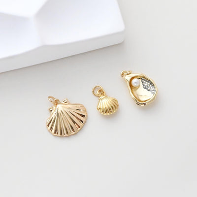 Gold Plated Seashell Charm, Seashell Pendant, 18k Gold Plated Brass, Bracelet Making, Jewelry Findings S1311