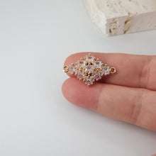Cargar imagen en el visor de la galería, Dije de conector de rombo, colgante de cristal de circonita cúbica, dijes para pendientes de latón bañado en oro auténtico, accesorios de joyería CC024-F058