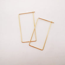 Load image into Gallery viewer, 20pcs- 14K Gold Plated Hoop Earring Finding, 22x40mm, Nickel Free Rectangular Earring Hoops, Earring Making Findings Z040