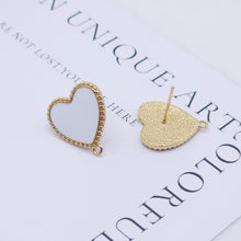 تحميل الصورة إلى عارض المعرض، قرط على شكل قلب مطلي بالمينا، دبوس من الفضة الاسترلينية عيار 925، أقراط من الذهب عيار 14 قيراطًا خالية من النيكل، 17.5 × 16 مم، قرط على شكل قلب مع حلقة S20594