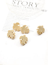 تحميل الصورة إلى عارض المعرض، أقراط خشبية من 4 قطع، أقراط خشبية على شكل أوراق مونستيرا للنساء، مصنوعة من خشب الجوز المُعاد تدويره، خالية من النيكل، مجموعة أقراط من خشب بوهو JT913