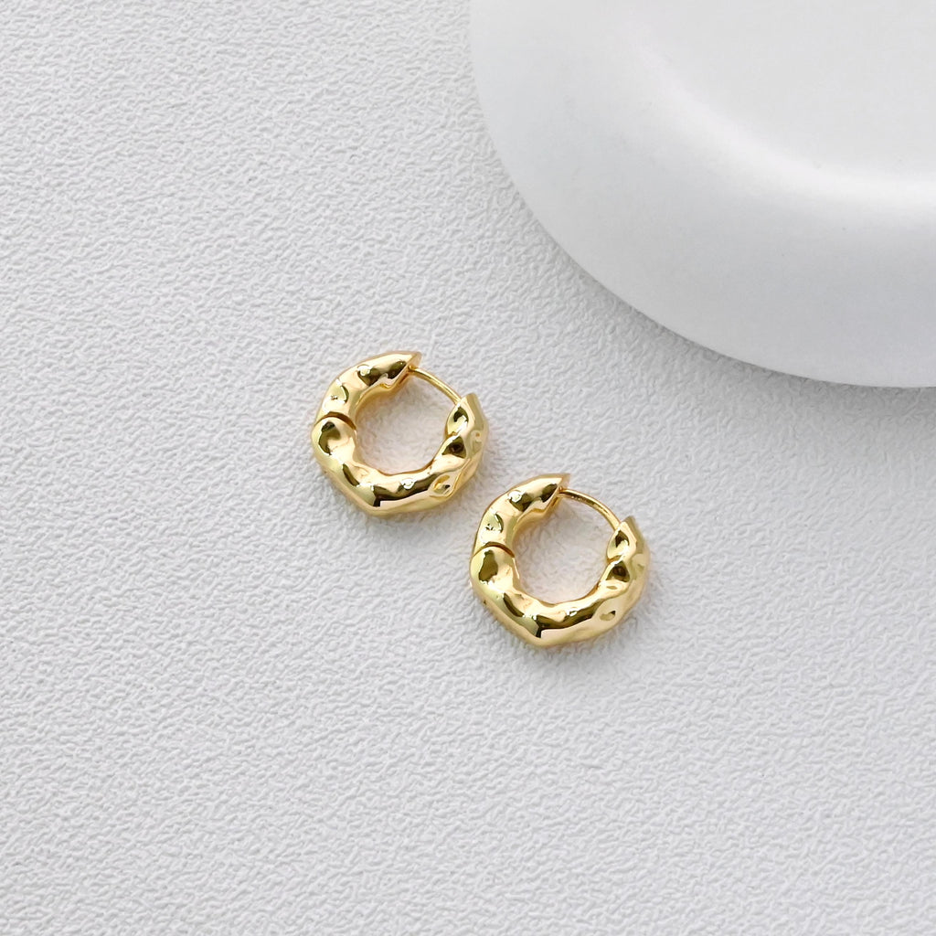 Gold Hammered Ear Hoops, 18mm, 18K Gold Plated Leverback Earrings, Huggie Hoops Earring S1106-D