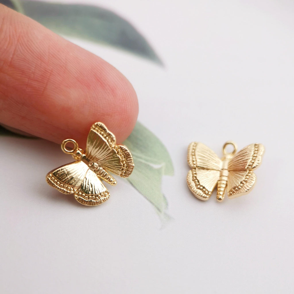 4 piezas de dijes de mariposa dorados a granel, delicado colgante de mariposa chapado en oro, 10 x 10 mm, para hacer collares, pulseras y pendientes Z010