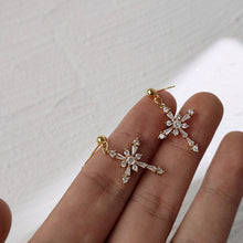 Load image into Gallery viewer, 5pcs Cross Charms, CZ Pave Cross Pendant, 14K Gold Plated, Necklace Making Charms, Jewelry Findings JY041-F025