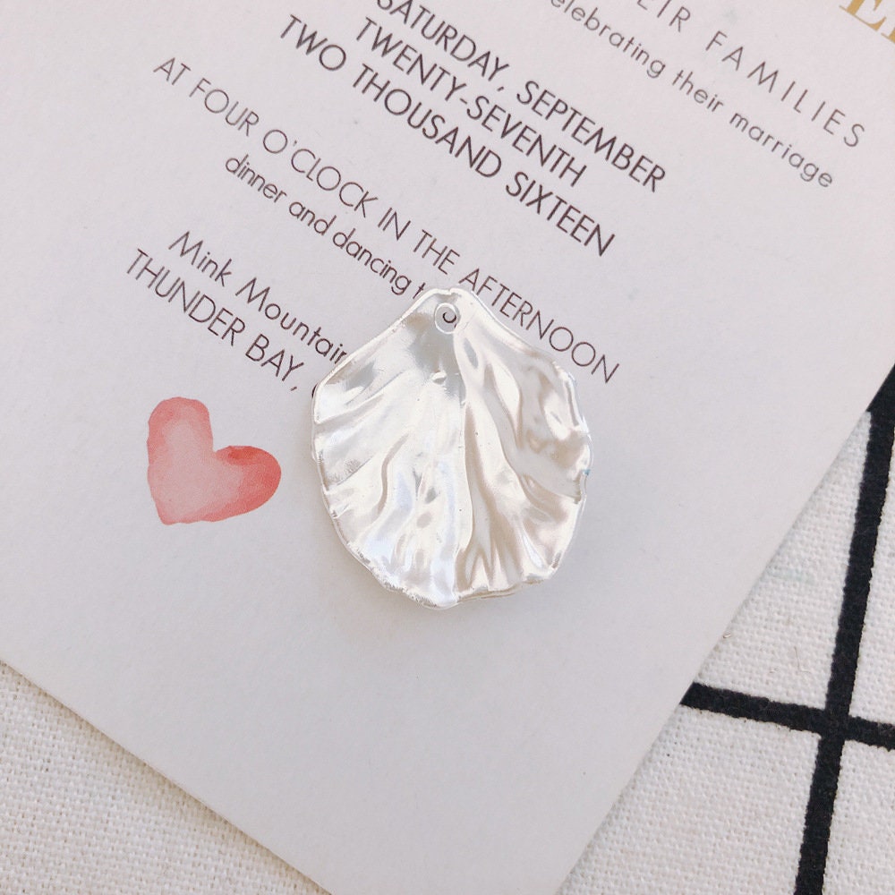 White Acrylic Flower Pendant, Acrylic Petals, Imitation Shells, Acrylic Drop Charm for Jewelry Making, DIY Beads Finding MY117