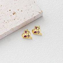 تحميل الصورة إلى عارض المعرض، قرط على شكل قلب مطروق مع حلقة، مطلي بالذهب عيار 18 قيراطًا، مرصع بأحجار الزركونيا المكعبة، دبابيس فضية S925 خالية من النيكل، أقراط على شكل قلب D0460