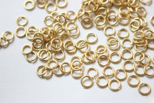 Load image into Gallery viewer, 100pcs Matte Gold Jump Rings for Jewelry Making, Thickened Gold Plated Open Jump Ring, Jump Rings for Keychains , 4mm 5mm 7mm GZ321