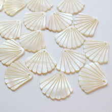 Load image into Gallery viewer, 10pcs Leaf Shape Shell Pendant, Shell Pendant, Shell Charm, Earring Making Findings, Jewelry Making Findings ZZ100