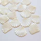 10pcs Leaf Shape Shell Pendant, Shell Pendant, Shell Charm, Earring Making Findings, Jewelry Making Findings ZZ100