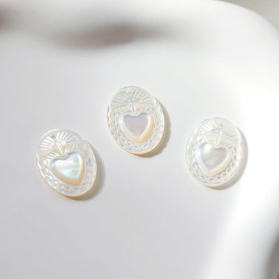 Heart White Mother-of-Pearl, MOP Shell Pendant, Engraved White Nacre, Shell Charm, Oval Shell Jewelry Making Findings RY035