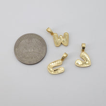 Cargar imagen en el visor de la galería, Dije de letra del alfabeto, inicial chapada en oro brillante de 18 quilates, letra minimalista personalizada para hacer collares y pulseras S20851