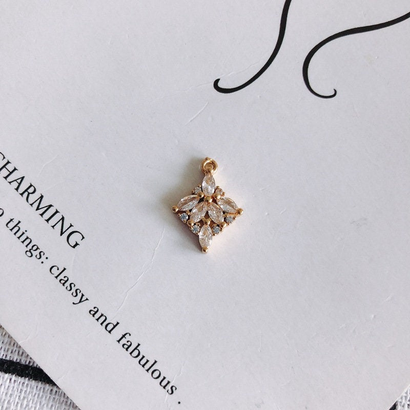 10 قطع من دلايات الزهور مع حلقات، قلادة بوهو، قلادة مكعبة مرصعة بالأحجار الكريمة، صناعة قلادة سوار، نتائج مجوهرات مطلية بالذهب MY063-F060