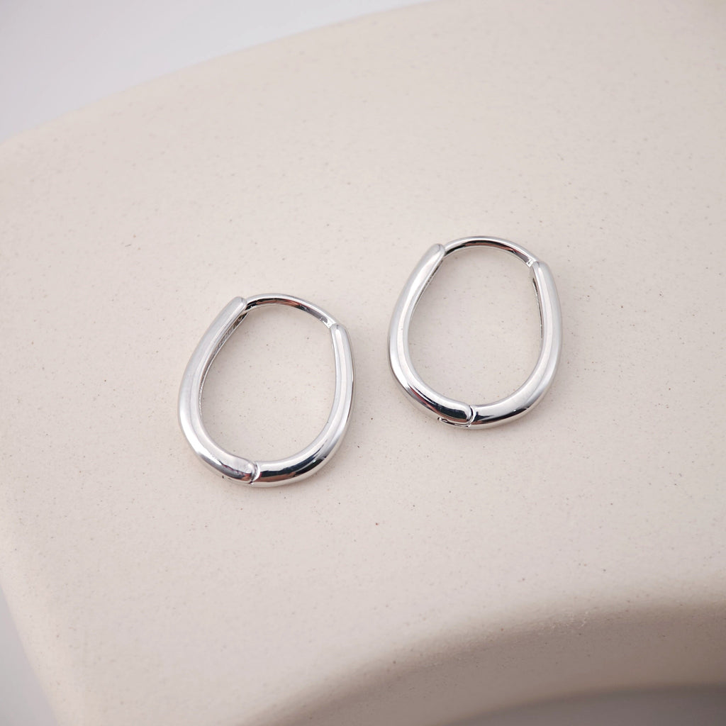 Gold U Shape Hoop Earring, 16*18.7mm, 18K Gold Plated Leverback Earrings, Huggie Hoops Earring D0118