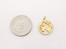 Cargar imagen en el visor de la galería, 2 colgantes de mapa del mundo cúbicos, chapados en oro de 18 quilates, 17 mm, para hacer collares y bisutería S933