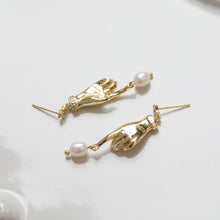 Load image into Gallery viewer, 2pcs Hand Connector Charm, 14K Gold/Silver Plated CZ Pave Pendant, Neckalce Bracelet Making Pendant, Jewelry Supply Finding GZ118