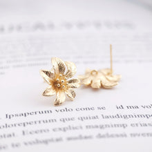 Load image into Gallery viewer, 4PCS Flower Earring Post, 18K Real Gold Plated Brass Stud Earring With Loop, Nickel Free, Earring Finding ZX005