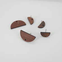 تحميل الصورة إلى عارض المعرض، أقراط خشبية من 4 قطع، أقراط خشبية نصف دائرية للنساء، مصنوعة من خشب الجوز المُعاد تدويره، خالية من النيكل، أقراط هندسية مميزة، رقم المنتج JT973
