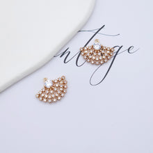Cargar imagen en el visor de la galería, Dije de abanico con pavé de circonita cúbica, colgante de abanico de cristal de circonita cúbica, colgante para pulsera y collar, dije chapado en oro, accesorios de joyería ZR001-F107