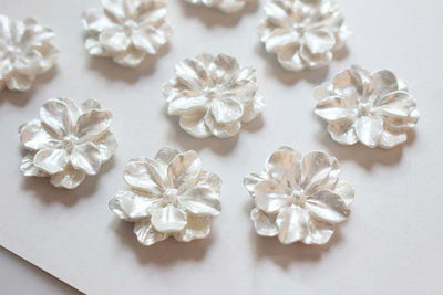 10 قطع من قلادة زهرة الأكريليك البيضاء، قلادة زهرة، 19 مم، 25 مم، سحر قطرة الأكريليك لصنع المجوهرات، العثور على الخرز بنفسك GZ301