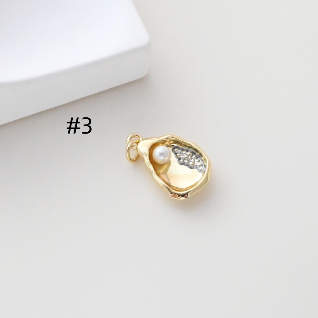 Gold Plated Seashell Charm, Seashell Pendant, 18k Gold Plated Brass, Bracelet Making, Jewelry Findings S1311