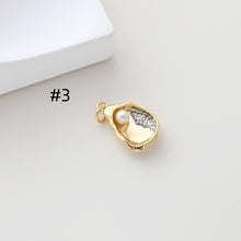Load image into Gallery viewer, Gold Plated Seashell Charm, Seashell Pendant, 18k Gold Plated Brass, Bracelet Making, Jewelry Findings S1311